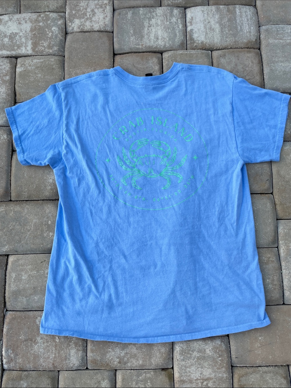 Official Crab Island, Destin, FL T-shirt -Size L